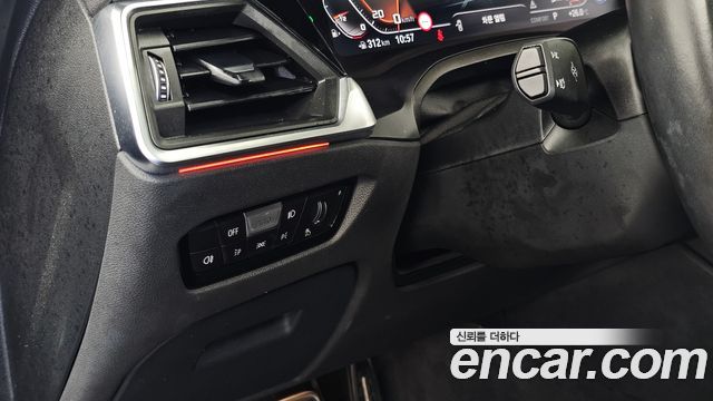 BMW 3-Series 2021 — photo 28