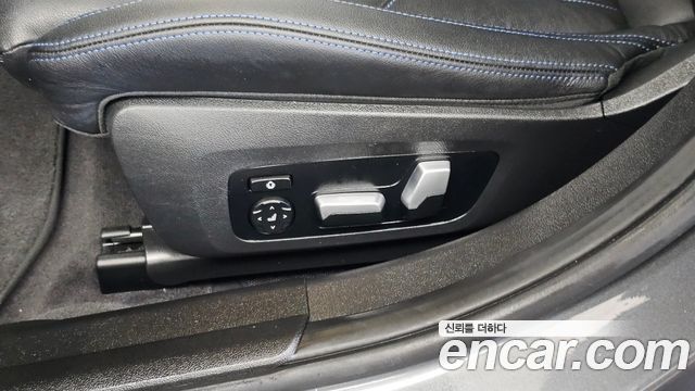 BMW 3-Series 2021 — photo 31