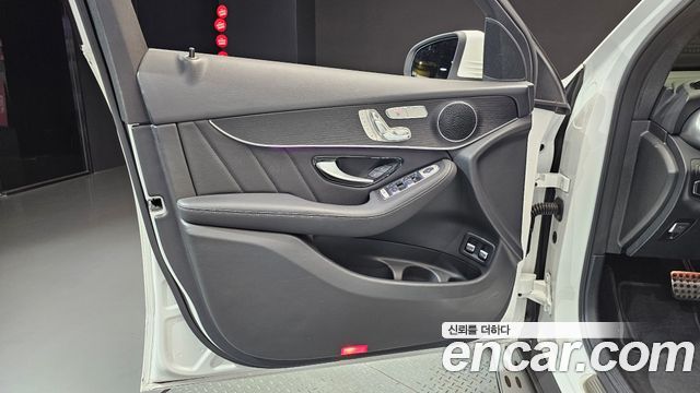 Mercedes-Benz GLC-Class 2021 — photo 14