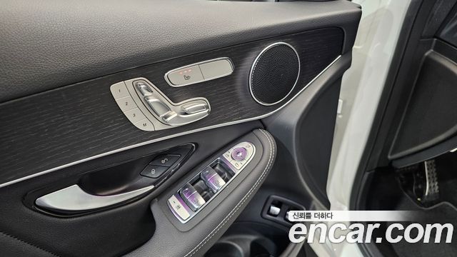 Mercedes-Benz GLC-Class 2021 — photo 27