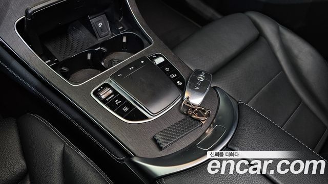 Mercedes-Benz GLC-Class 2021 — photo 28