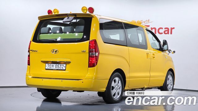 Hyundai Starex 2019 — photo 2