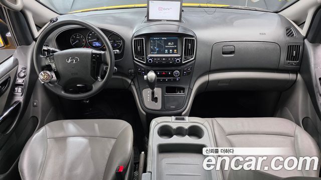 Hyundai Starex 2019 — photo 10