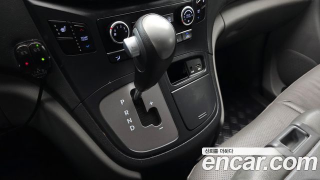 Hyundai Starex 2019 — photo 12