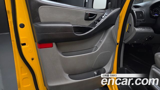 Hyundai Starex 2019 — photo 15