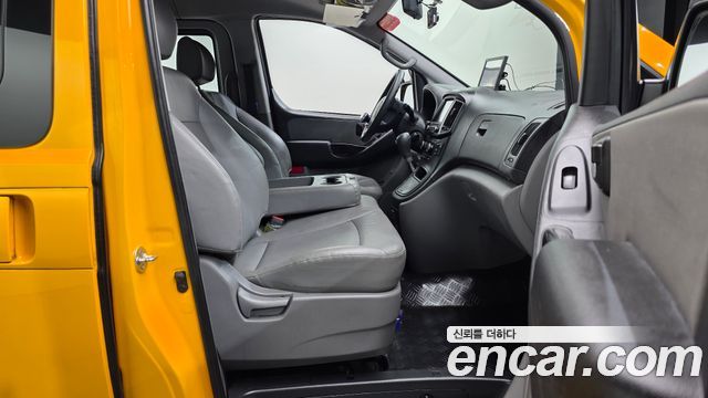 Hyundai Starex 2019 — photo 16