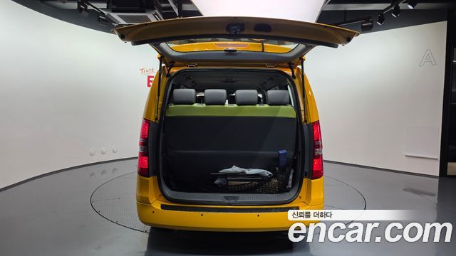 Hyundai Starex 2019 — photo 31