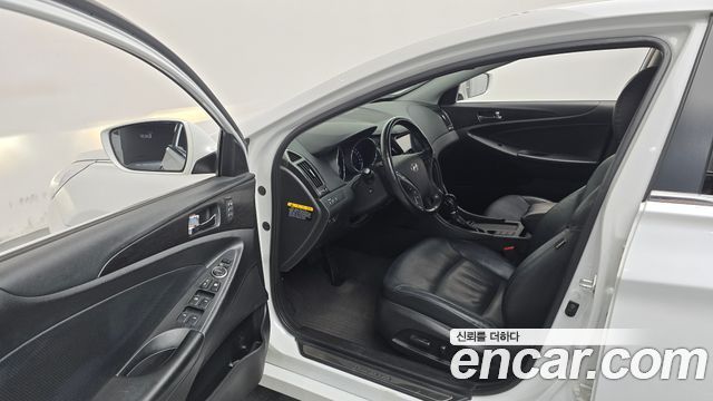 Hyundai Sonata 2013 — photo 13