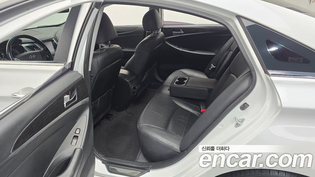 Hyundai Sonata 2013 — photo 17