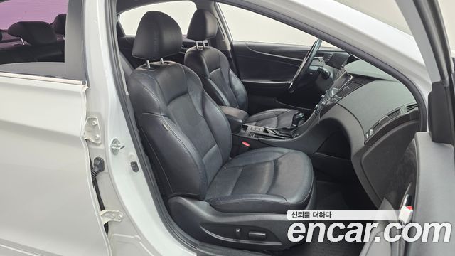 Hyundai Sonata 2013 — photo 16