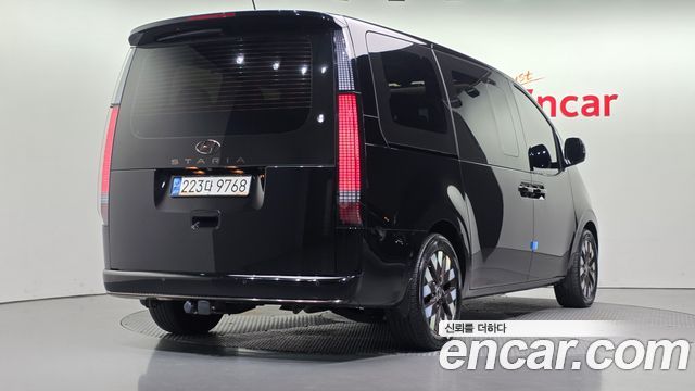 Hyundai Staria 2022 — photo 2