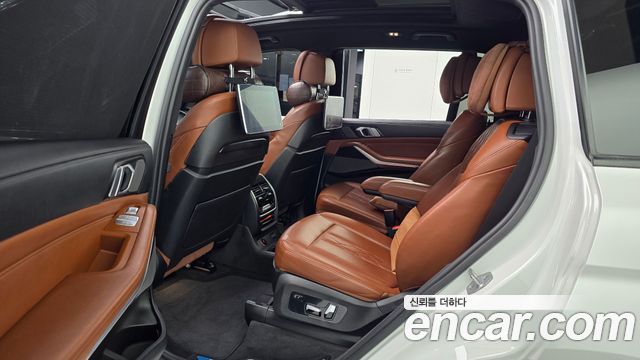 BMW X7 2021 — photo 18