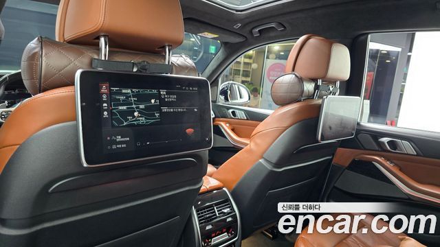 BMW X7 2021 — photo 22