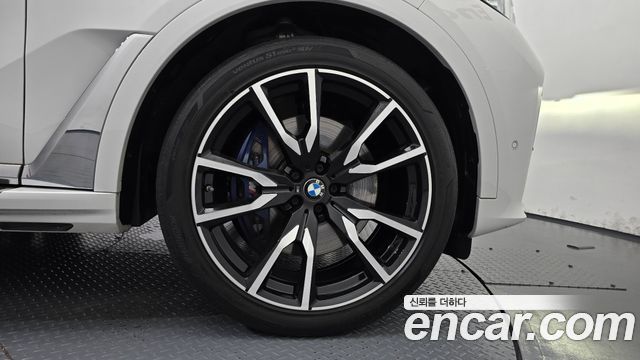 BMW X7 2021 — photo 7