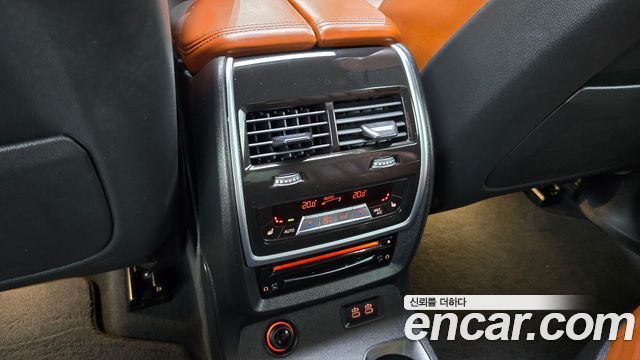 BMW X7 2021 — photo 32