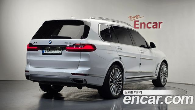 BMW X7 2021 — photo 2