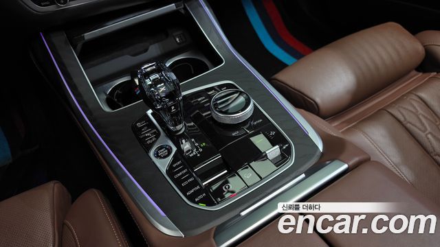 BMW X7 2021 — photo 12