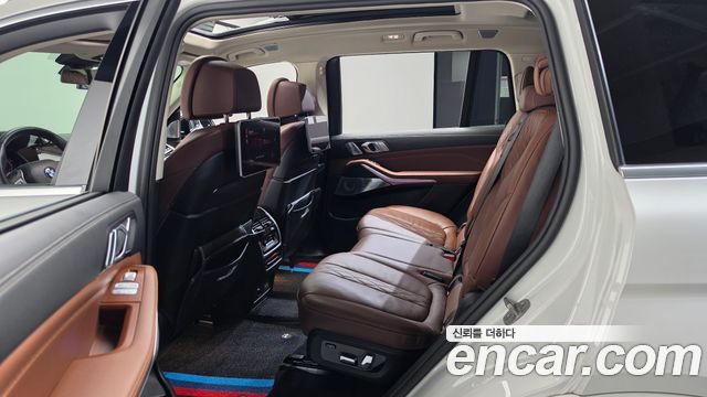 BMW X7 2021 — photo 17