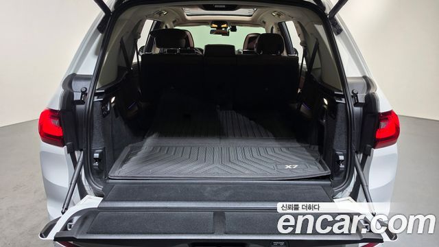 BMW X7 2021 — photo 25