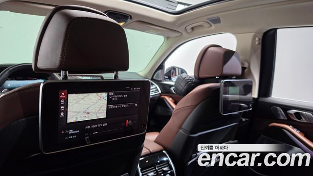 BMW X7 2021 — photo 26