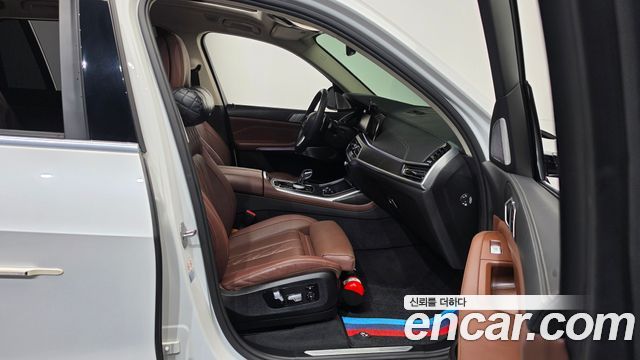 BMW X7 2021 — photo 16