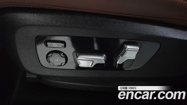 BMW X7 2021 — photo 32