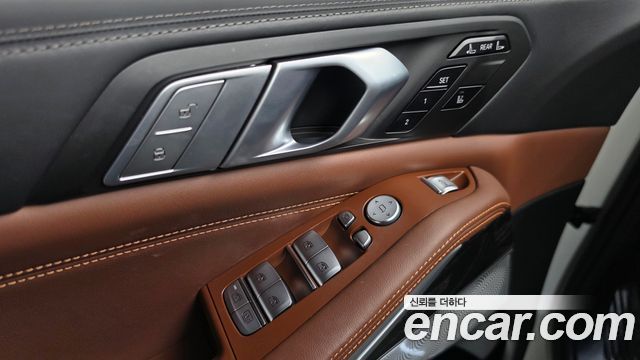 BMW X7 2021 — photo 37