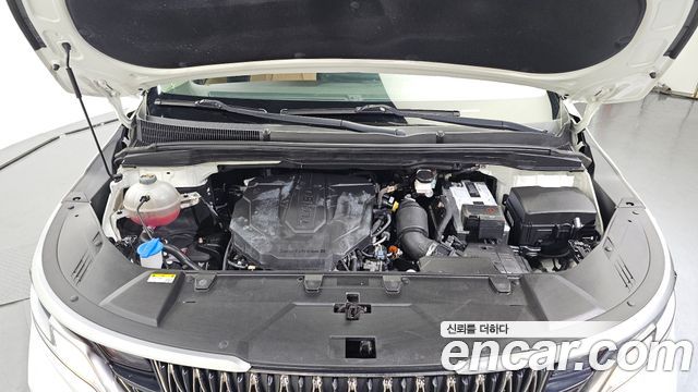 Kia Canival 2023 — photo 6