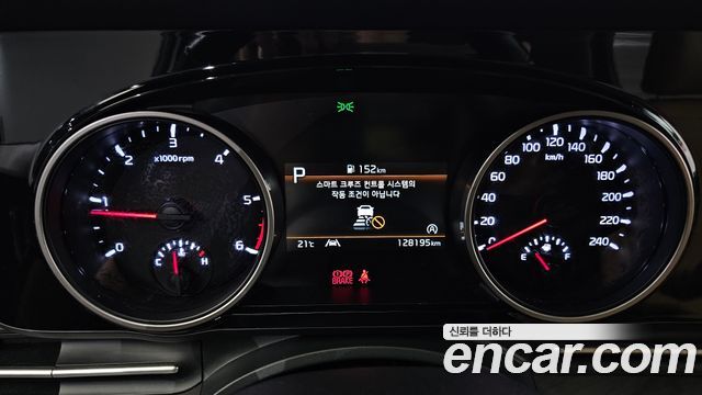 Kia Canival 2023 — photo 11