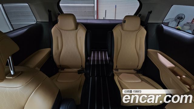 Kia Canival 2023 — photo 18