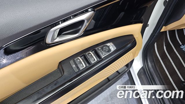 Kia Canival 2023 — photo 19
