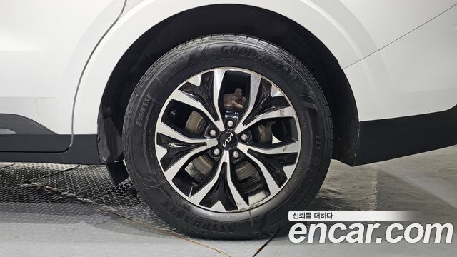 Kia Canival 2023 — photo 7
