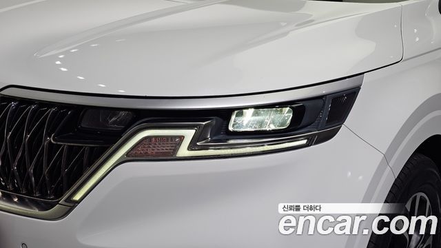 Kia Canival 2023 — photo 8