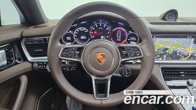 Porsche Panamera 2018 — photo 13
