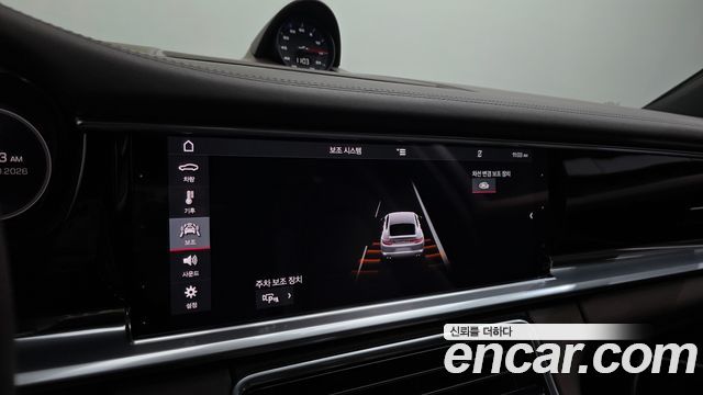 Porsche Panamera 2018 — photo 17