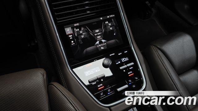 Porsche Panamera 2018 — photo 18