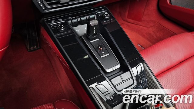 Porsche 911 2023 — photo 9
