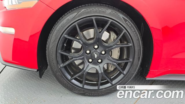 Ford Mustang 2020 — photo 5