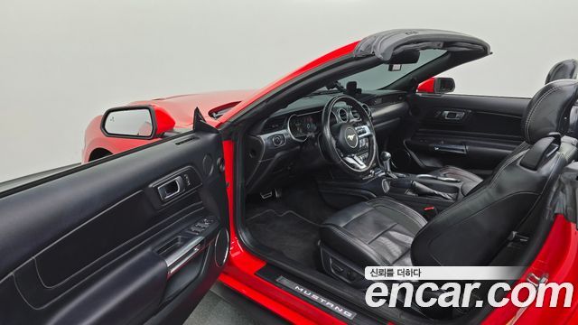 Ford Mustang 2020 — photo 13