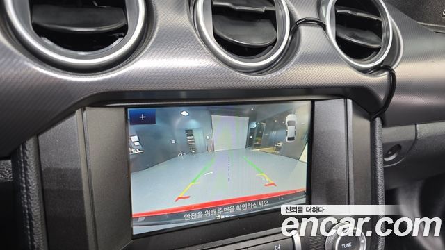 Ford Mustang 2020 — photo 20