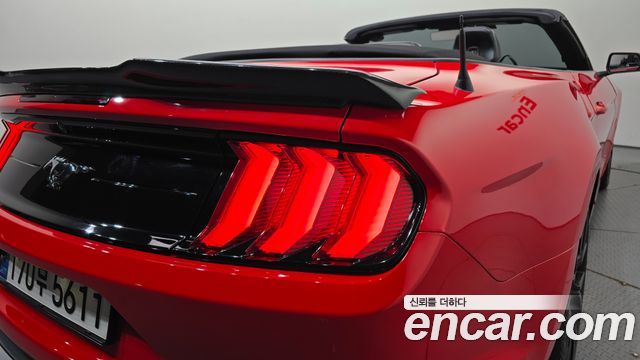 Ford Mustang 2020 — photo 9