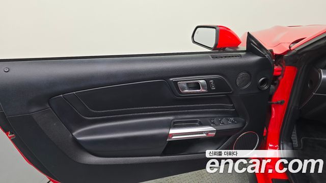 Ford Mustang 2020 — photo 14