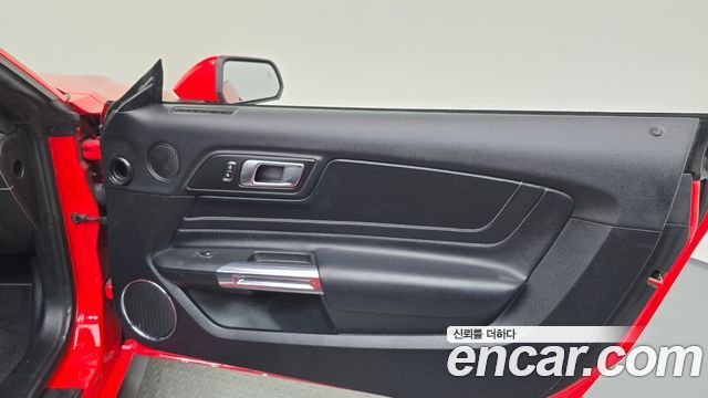 Ford Mustang 2020 — photo 15