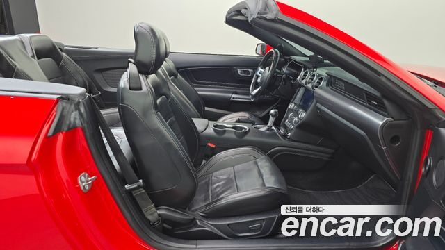 Ford Mustang 2020 — photo 16