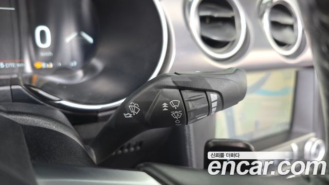 Ford Mustang 2020 — photo 29