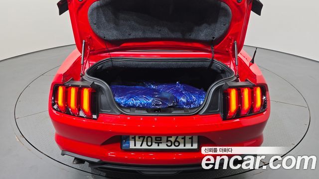 Ford Mustang 2020 — photo 30
