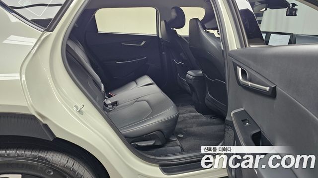 Kia EV6 2023 — photo 17