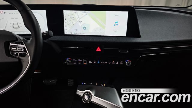 Kia EV6 2023 — photo 19