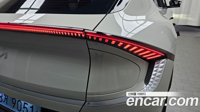 Kia EV6 2023 — photo 9