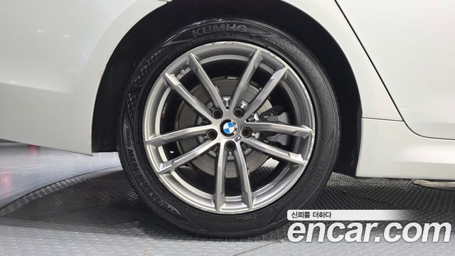 BMW 5-Series 2018 — photo 5